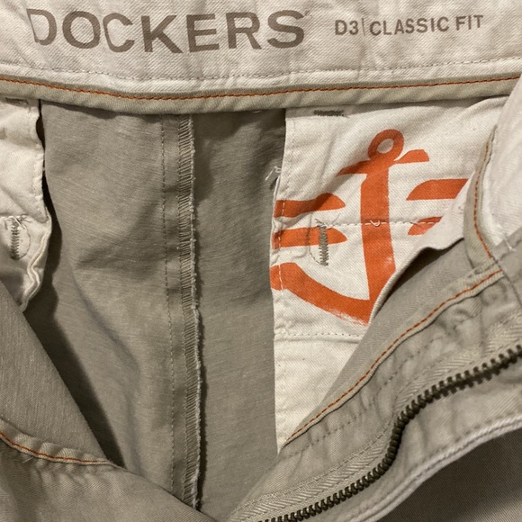 Dockers Classic Fit Chino - Picture 5 of 6